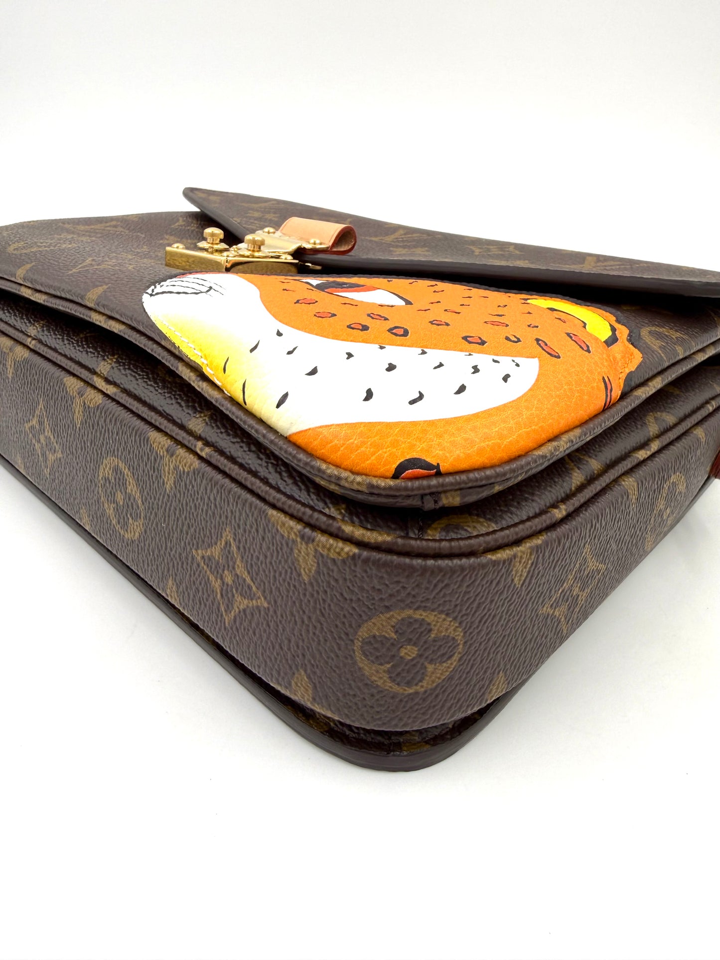 LOUIS VUITTON Pochette Metis Monogram Canvas Sun Yitian
