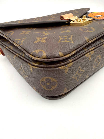LOUIS VUITTON Pochette Metis Monogram Canvas Sun Yitian