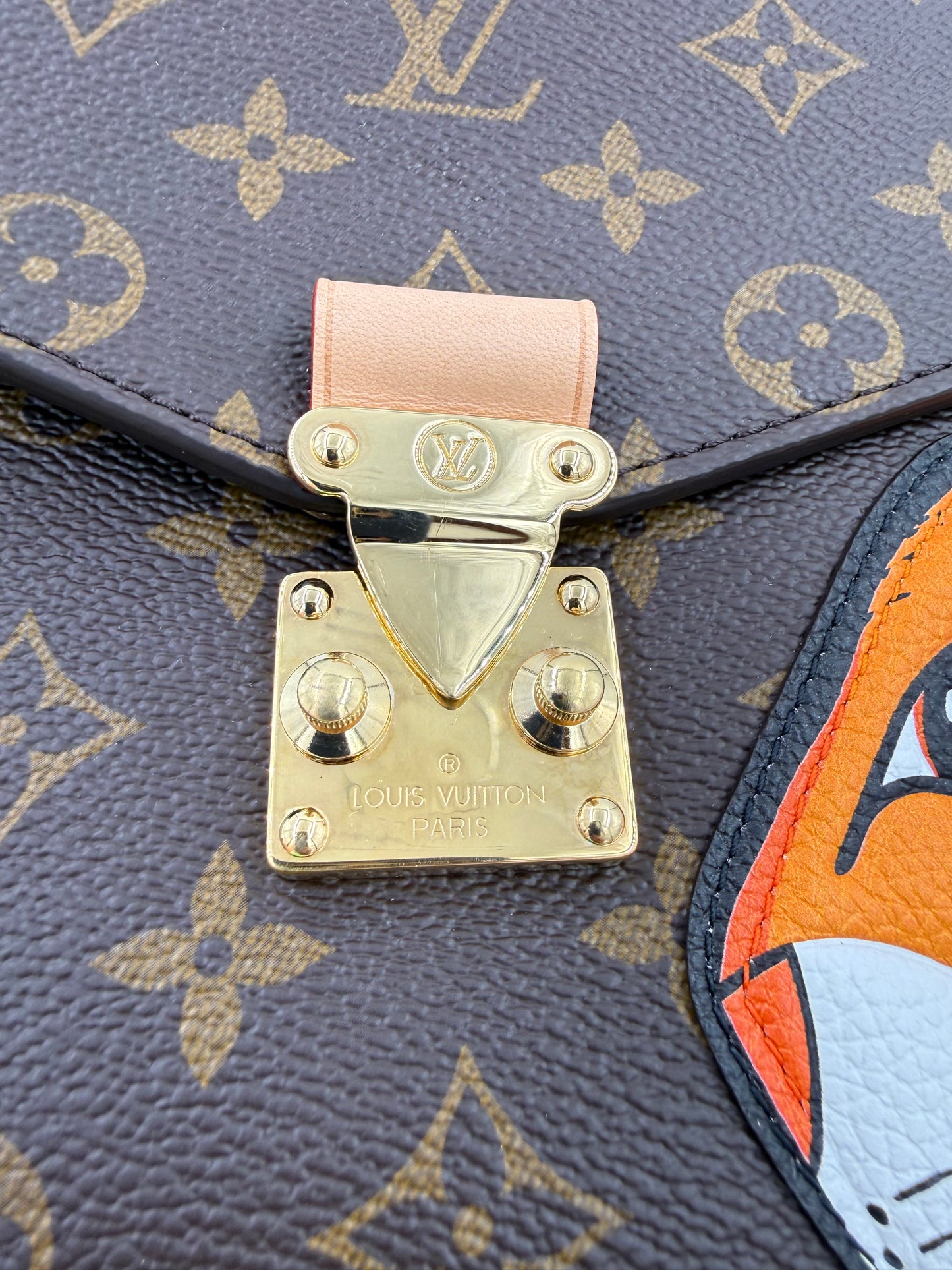 LOUIS VUITTON Pochette Metis Monogram Canvas Sun Yitian