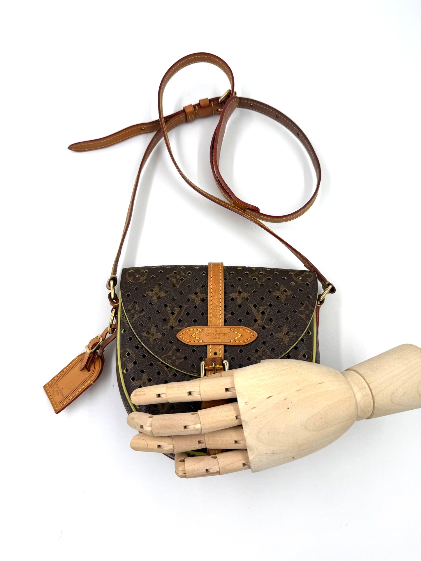 LOUIS VUITTON Chantilly Perforated Cruise Collection 2012