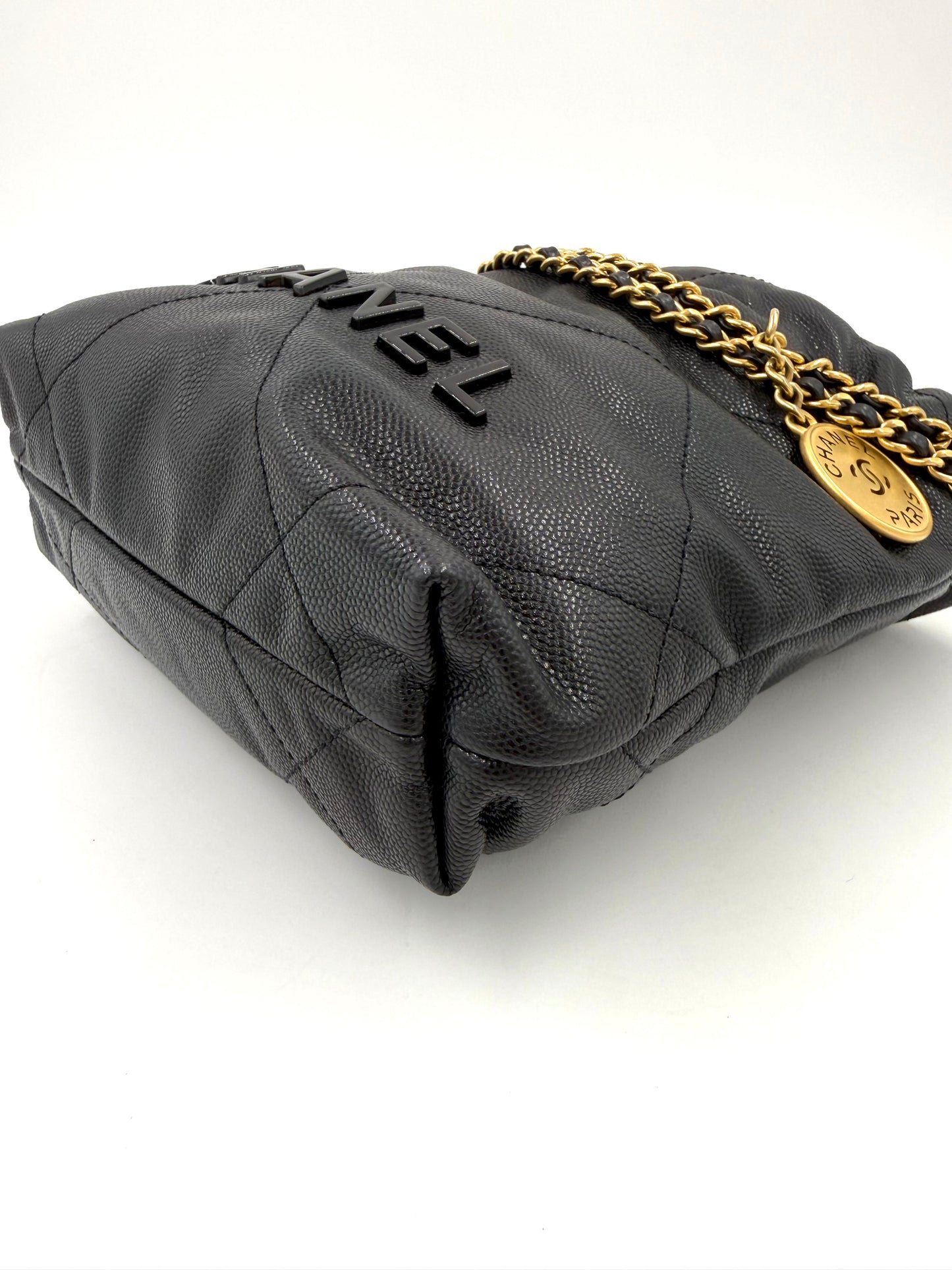 CHANEL 22 Mini All Black Caviar schwarz GHW