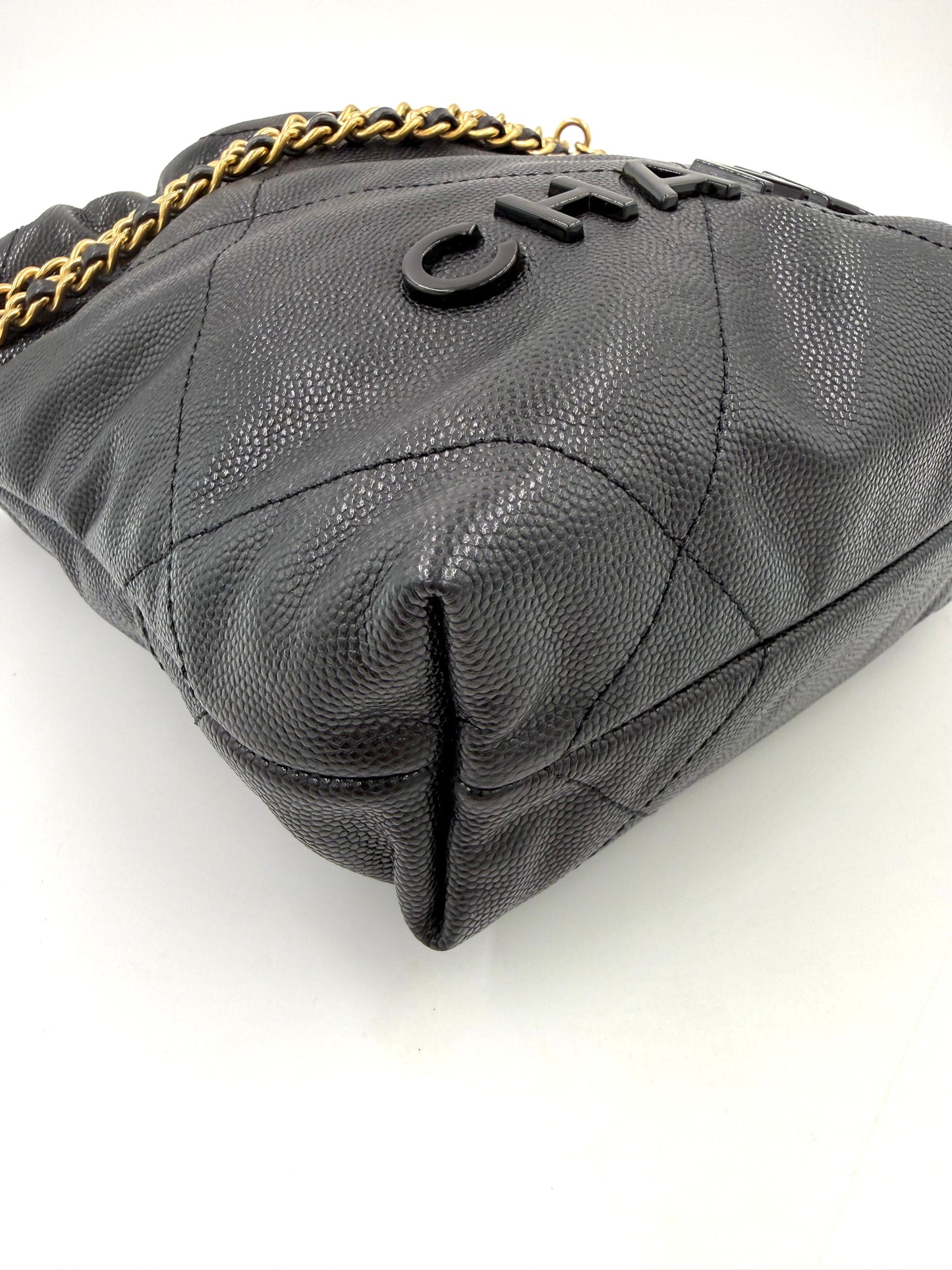 CHANEL 22 Mini All Black Caviar schwarz GHW