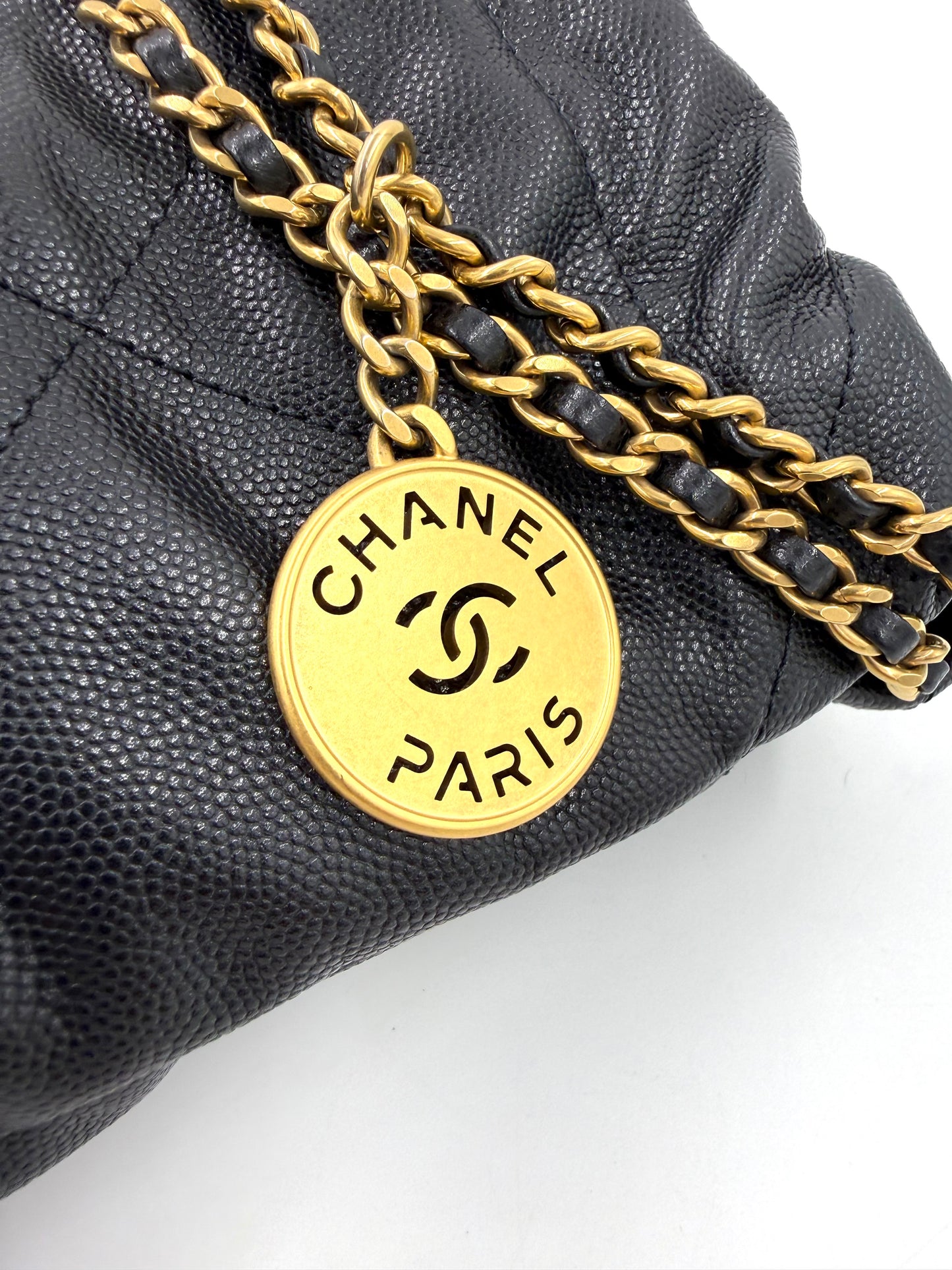 CHANEL 22 Mini All Black Caviar schwarz GHW