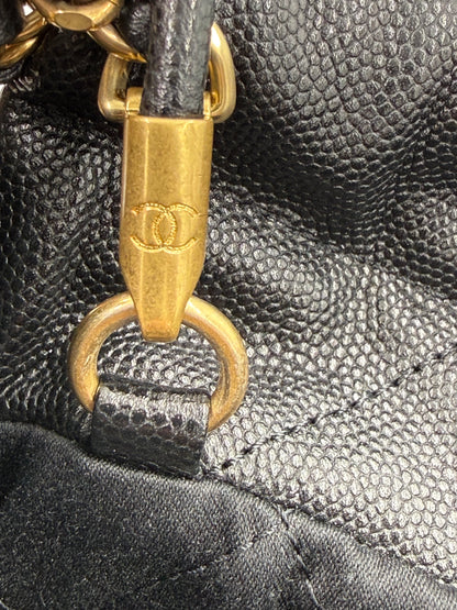 CHANEL 22 Mini All Black Caviar schwarz GHW