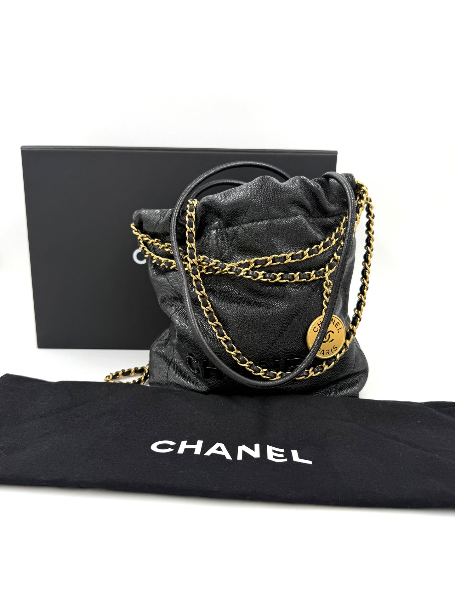 CHANEL 22 Mini All Black Caviar schwarz GHW