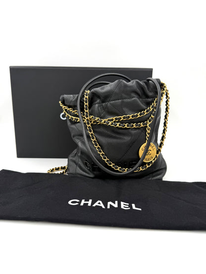 CHANEL 22 Mini All Black Caviar schwarz GHW