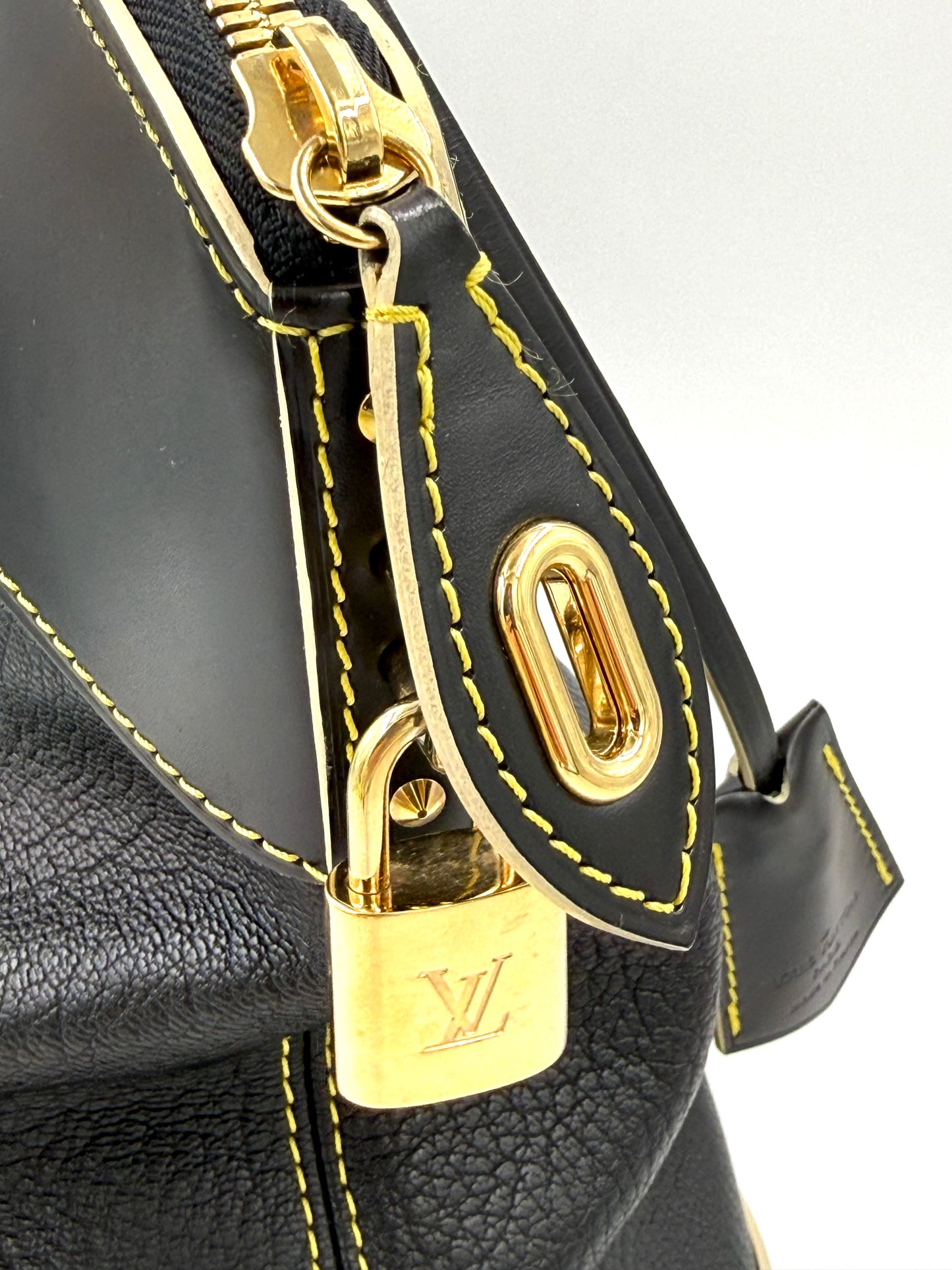 LOUIS VUITTON Lockit MM Suhali noir