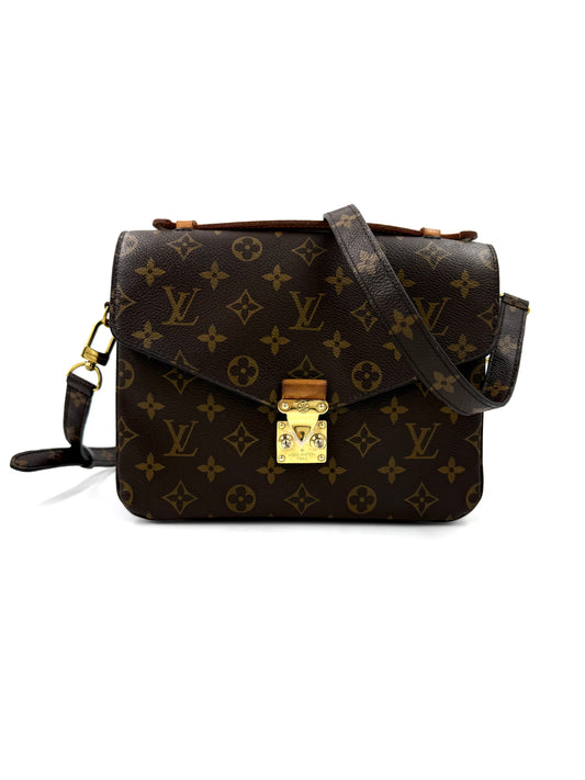LOUIS VUITTON Pochette Metis Monogram Canvas