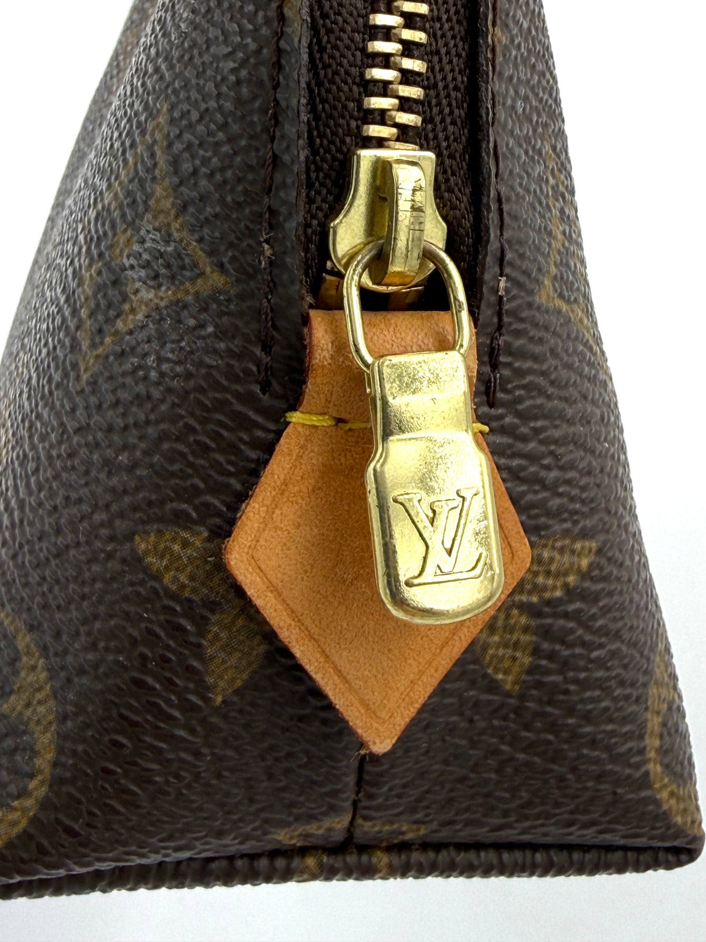 LOUIS VUITTON Pochette Cosmetique Monogram Canvas