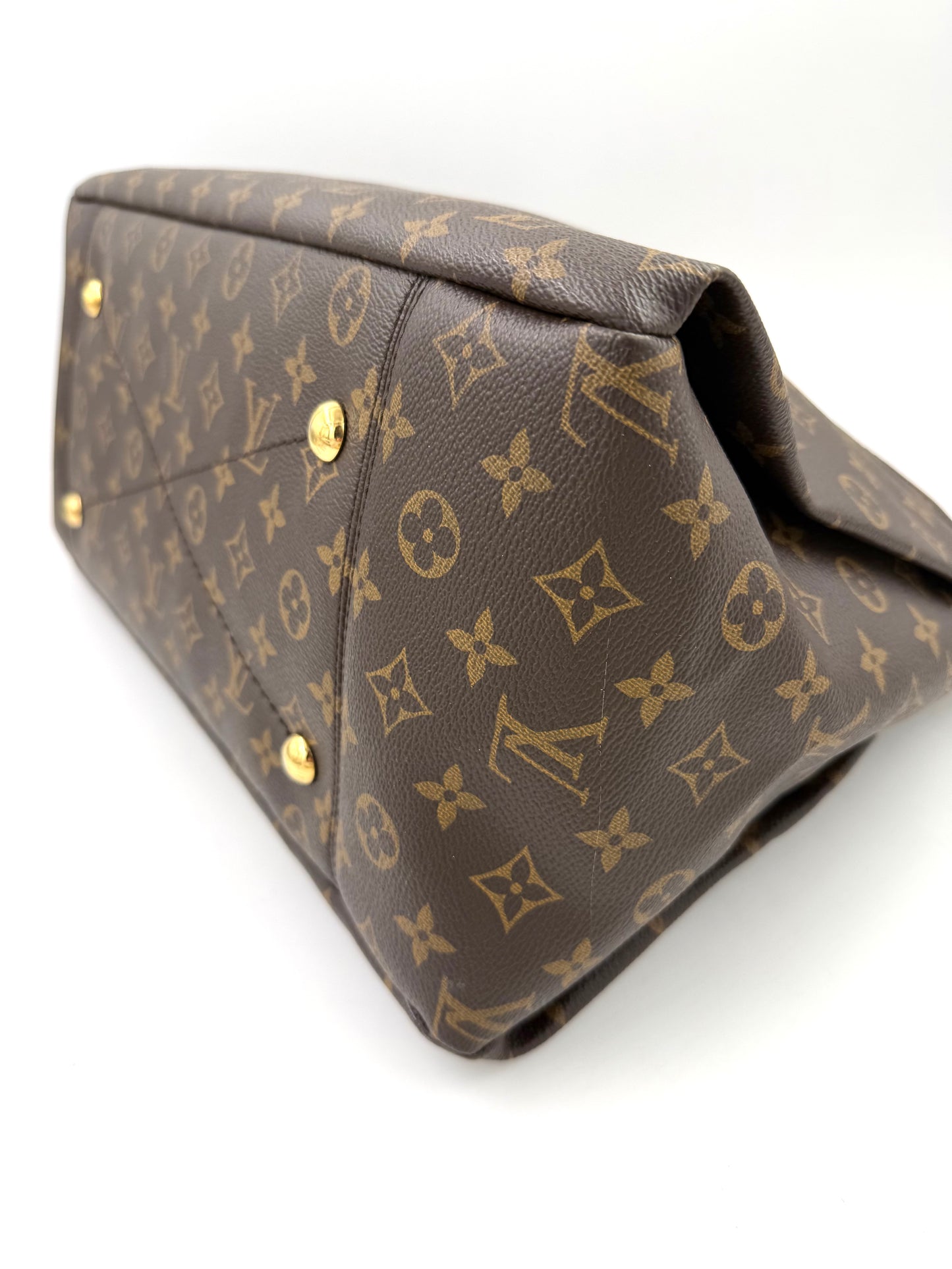 LOUIS VUITTON Artsy MM Monogram Canvas