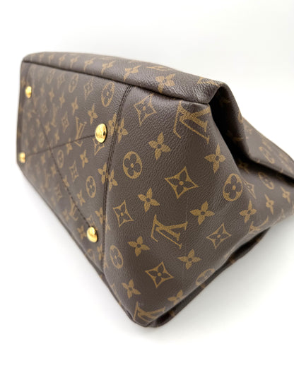 LOUIS VUITTON Artsy MM Monogram Canvas