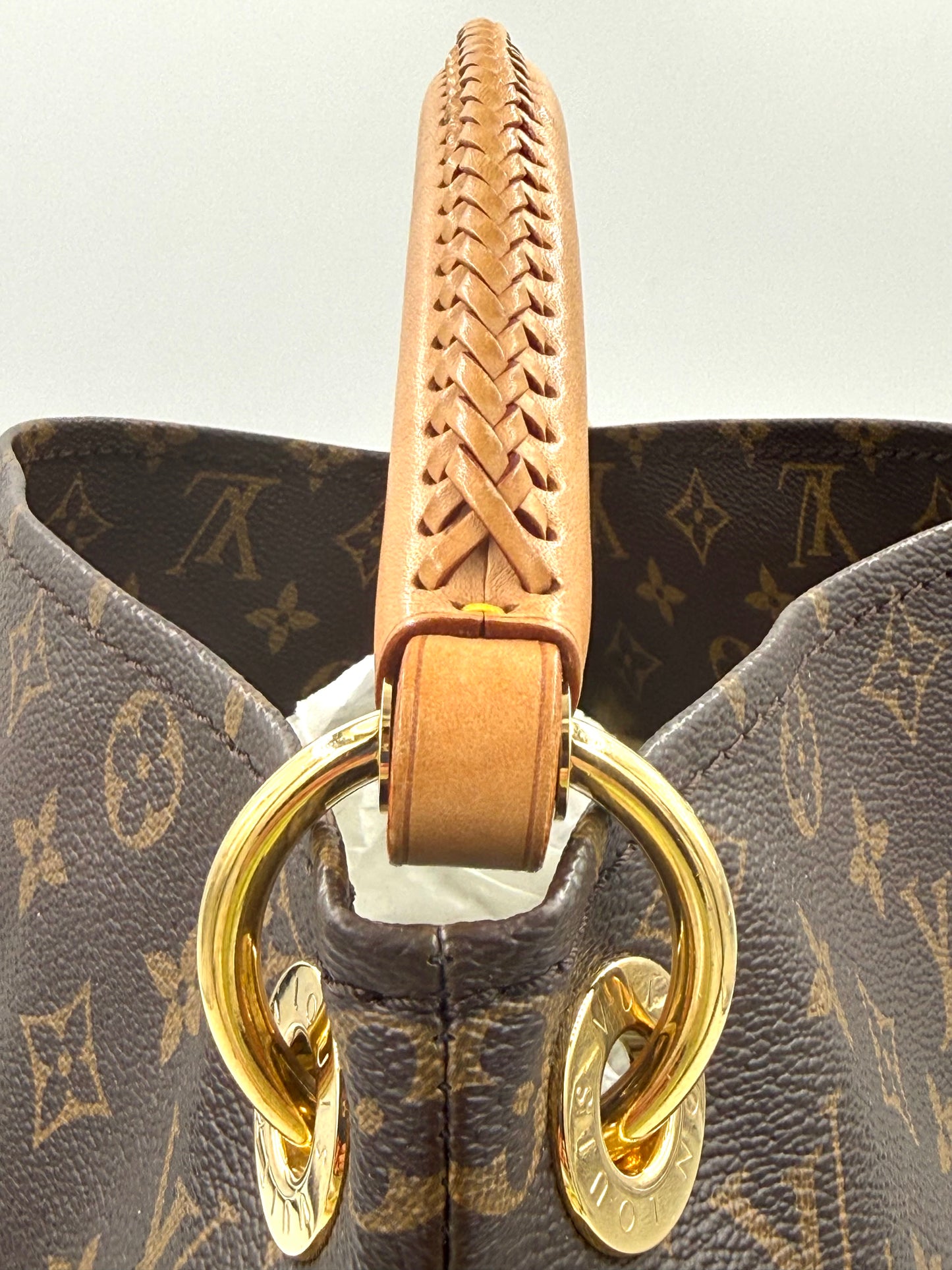 LOUIS VUITTON Artsy MM Monogram Canvas