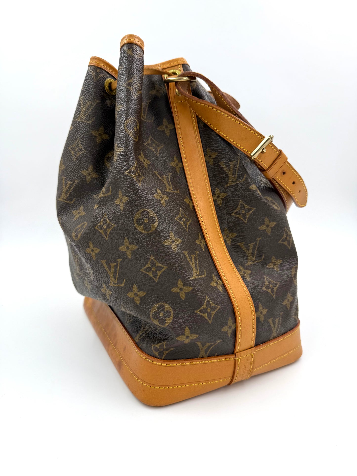 LOUIS VUITTON Noe grande Monogram Canvas