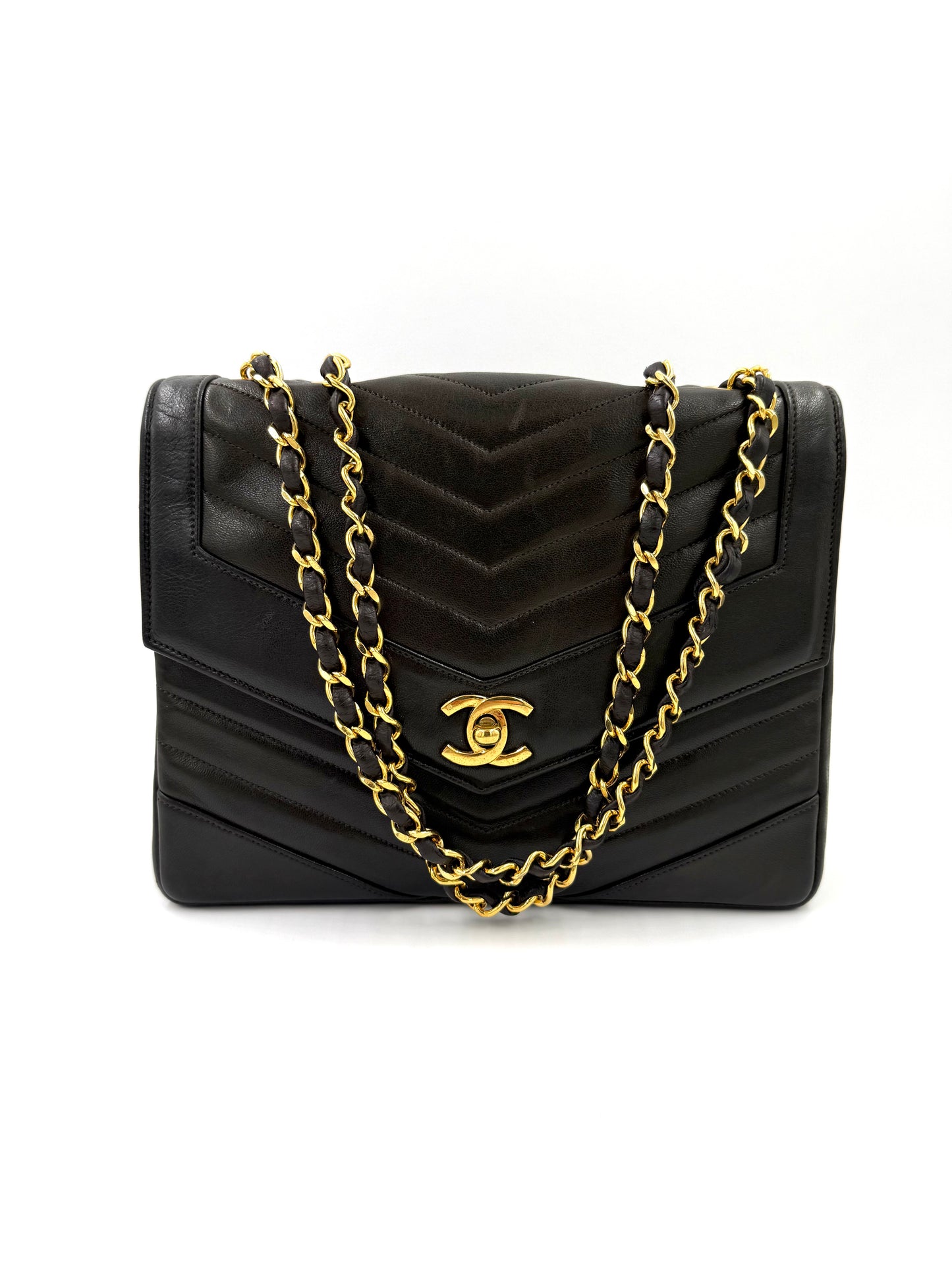 CHANEL Single Flap Lammleder schwarz GHW Handtasche mit goldfarbenem Logo und geflochtener Kettenriemen-Detailierung