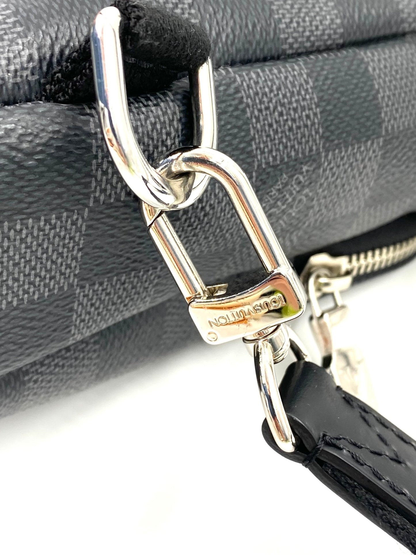 LOUIS VUITTON Sling Bag Damier graphite - Clutch & Macarons - Chip - Clutch & Macarons - 