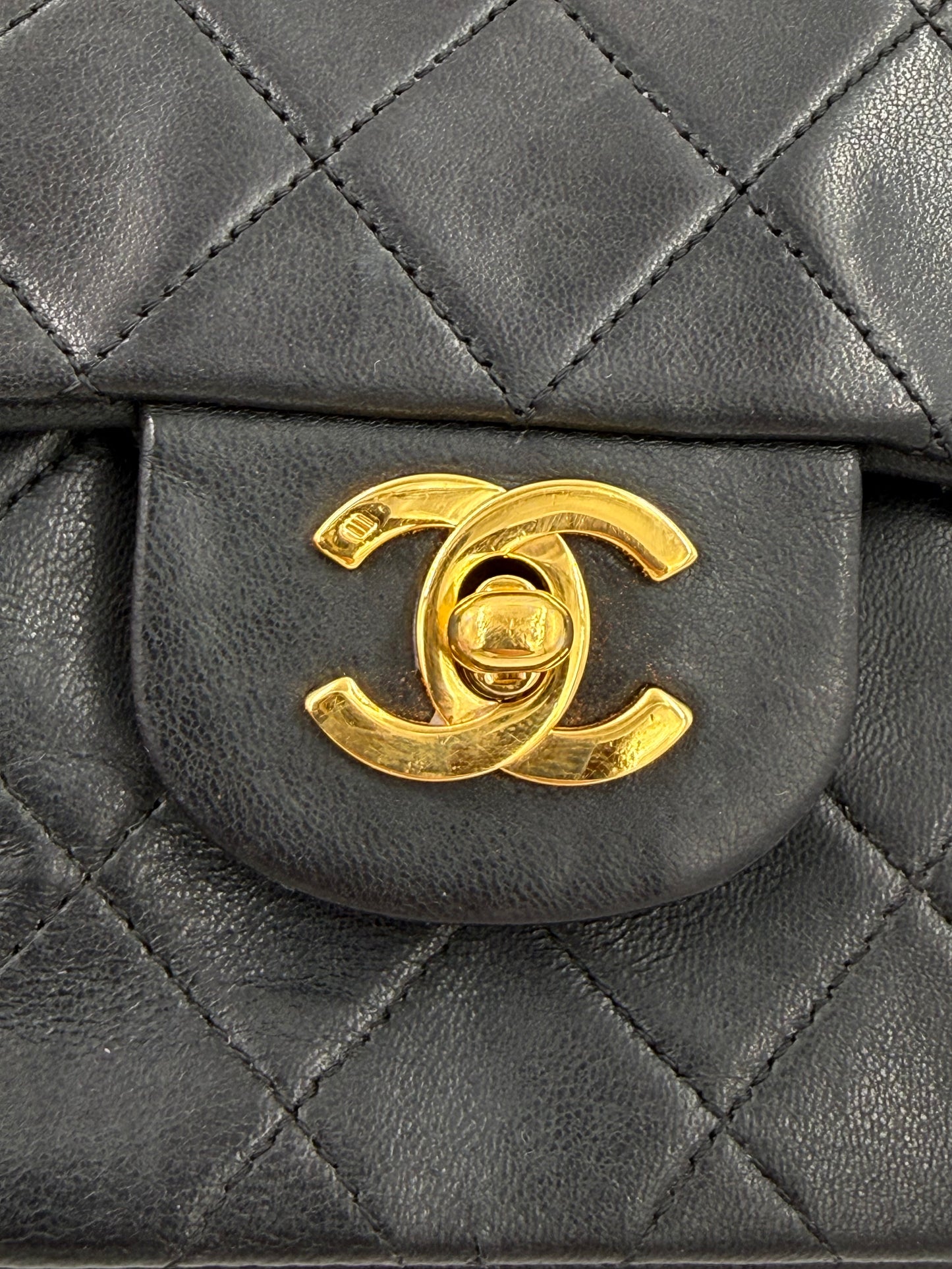 CHANEL Timeless Double Flap medium Lammleder schwarz GHW