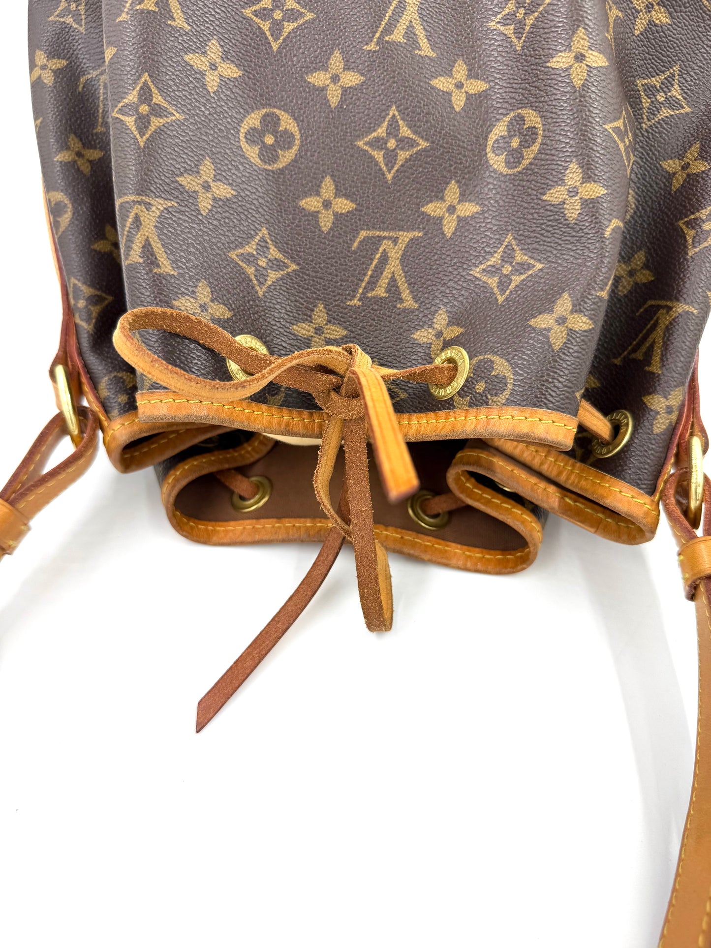 LOUIS VUITTON Noe petit Monogram Canvas