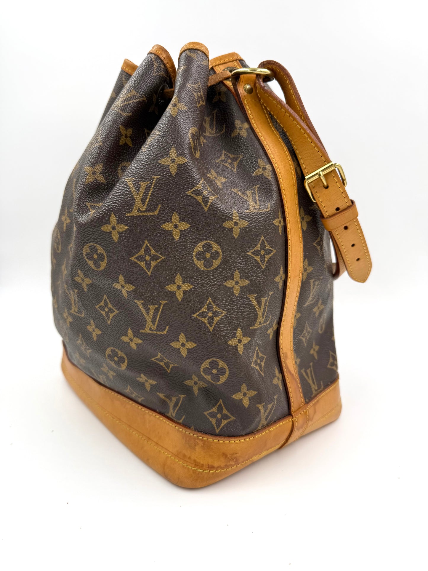 LOUIS VUITTON Noe grande Monogram Canvas