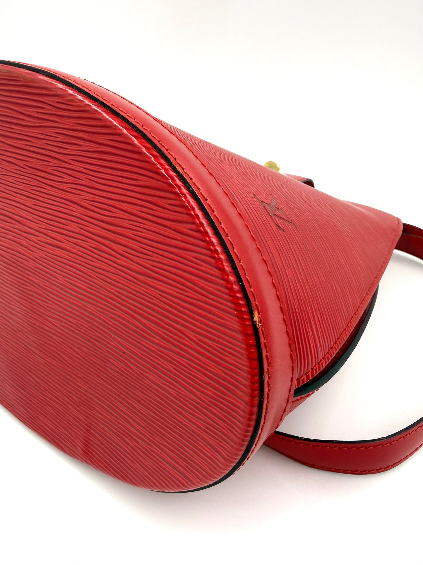 LOUIS VUITTON Cluny Bucket Bag Epi rot