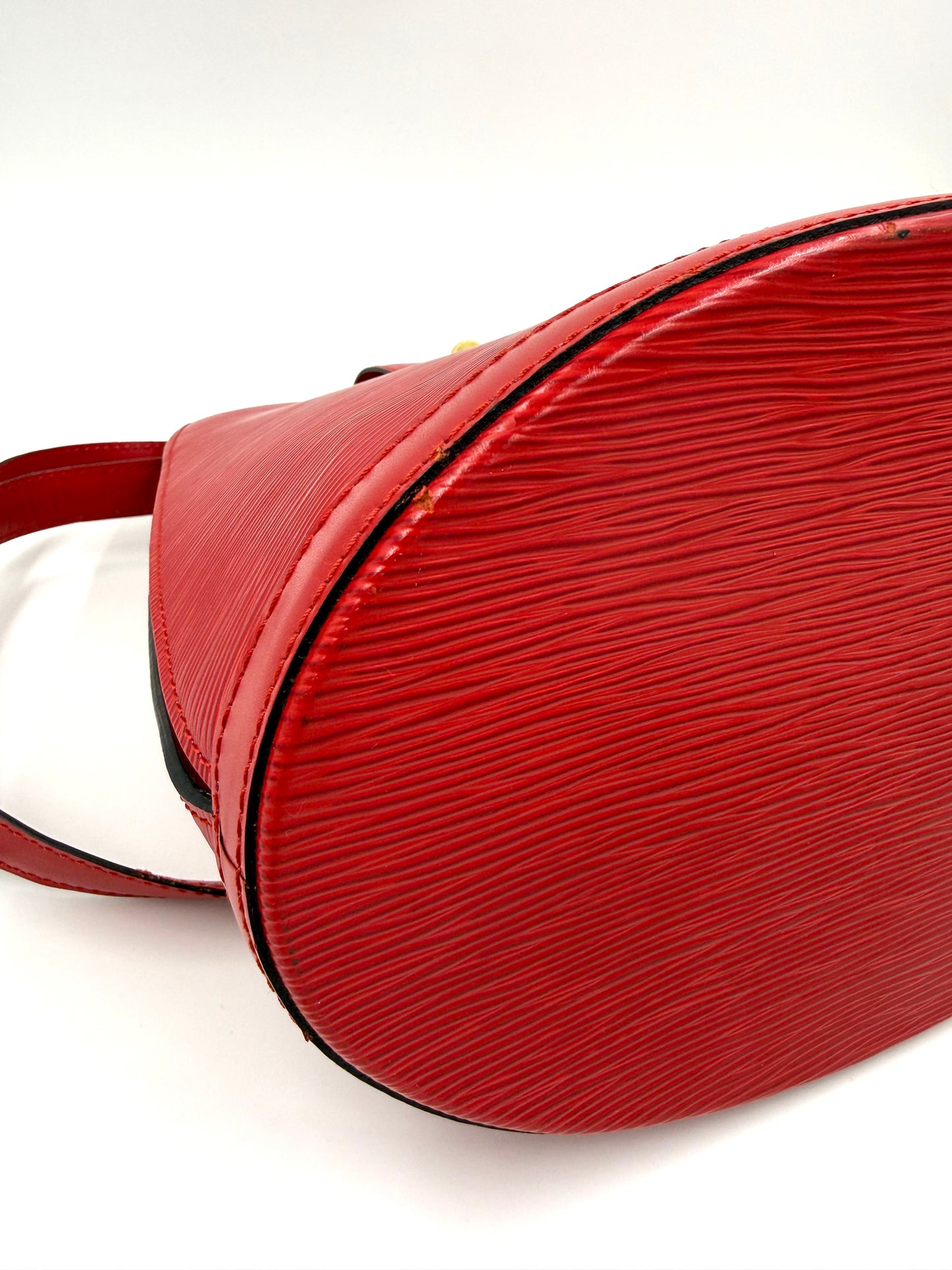 LOUIS VUITTON Cluny Bucket Bag Epi rot