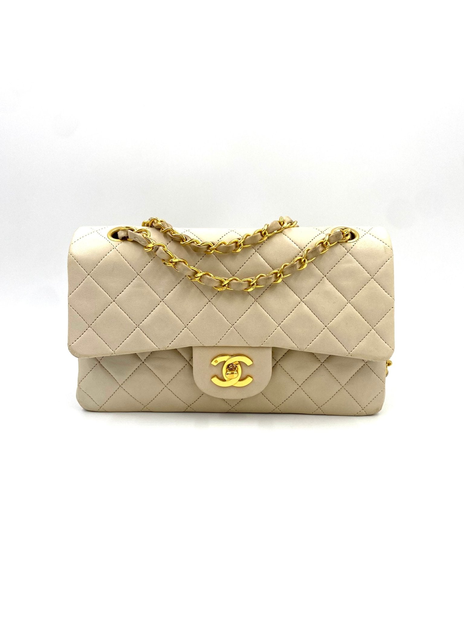 CHANEL Timeless Single Flap Bag small creme - Clutch & Macarons - 2050196 - Clutch & Macarons - 