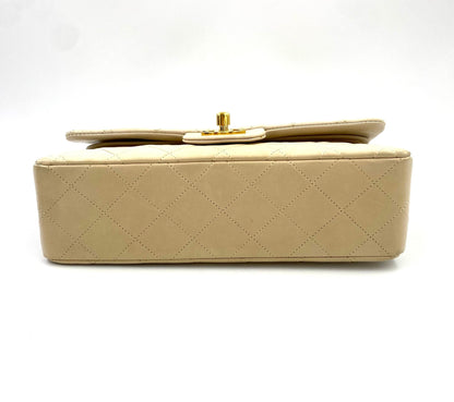 CHANEL Timeless Single Flap Bag small creme - Clutch & Macarons - 2050196 - Clutch & Macarons - 