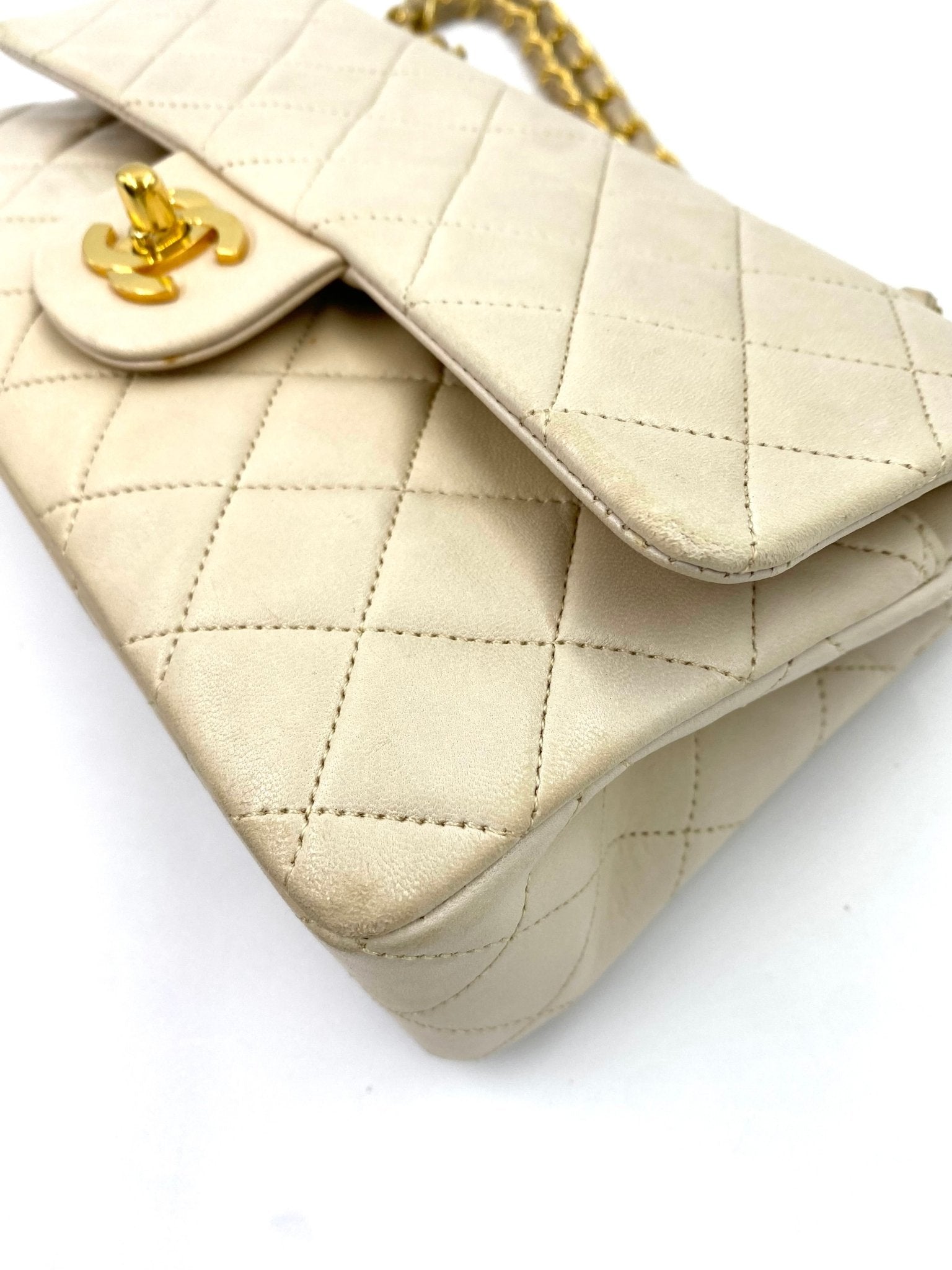 CHANEL Timeless Single Flap Bag small creme - Clutch & Macarons - 2050196 - Clutch & Macarons - 