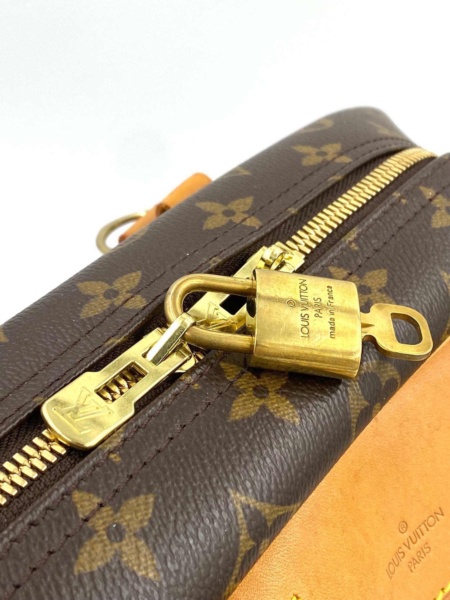 LOUIS VUITTON Deauville Monogram Canvas