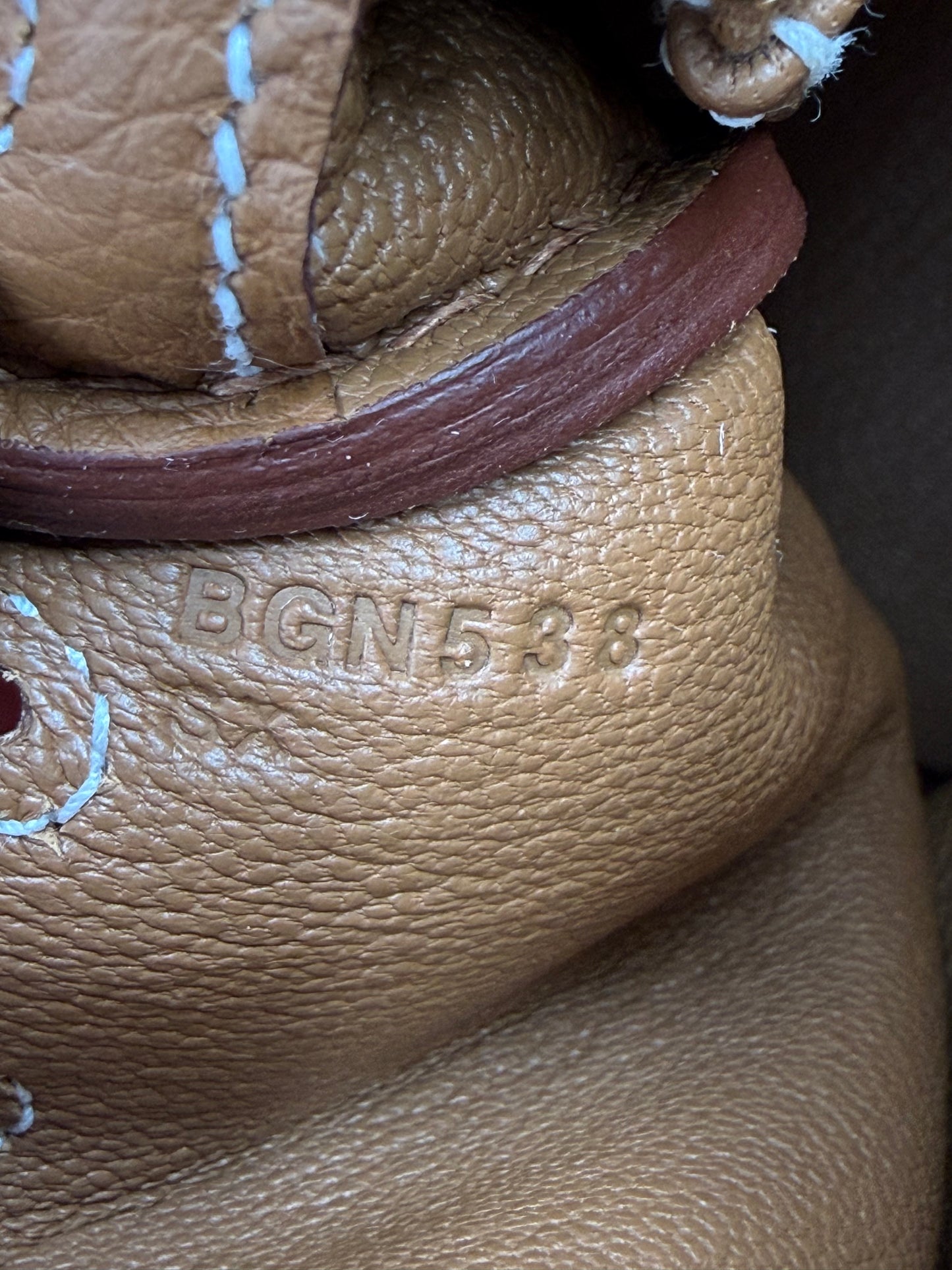 HERMÈS Kelly 25 Togo Gold GHW