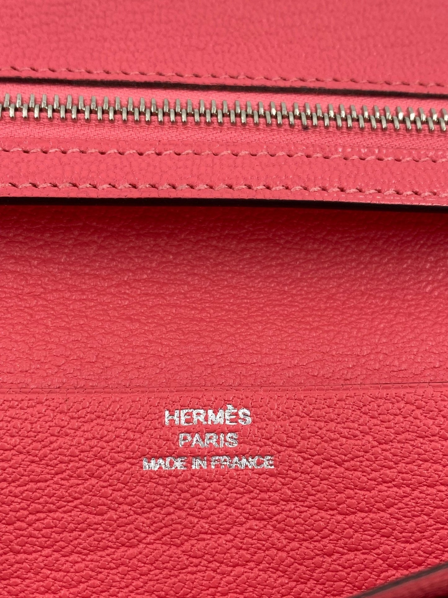 HERMÈS Béarn Wallet Rosé Azalee Mysoreleder - Clutch & Macarons - Stempel A; 2017 - Clutch & Macarons - 