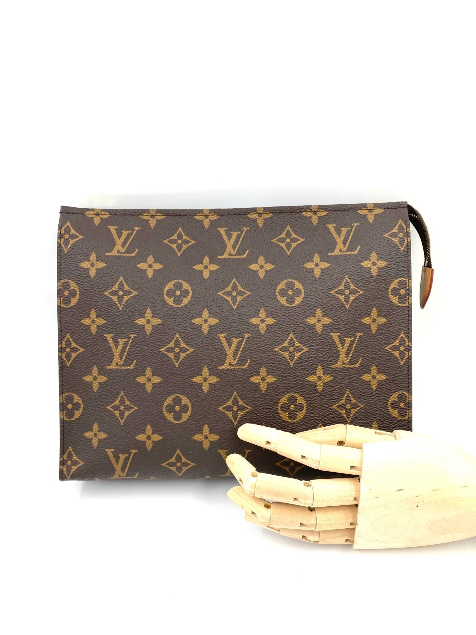 LOUIS VUITTON Poche Toilette 26 Monogram Canvas - Clutch & Macarons - SA0169 - Clutch & Macarons - 