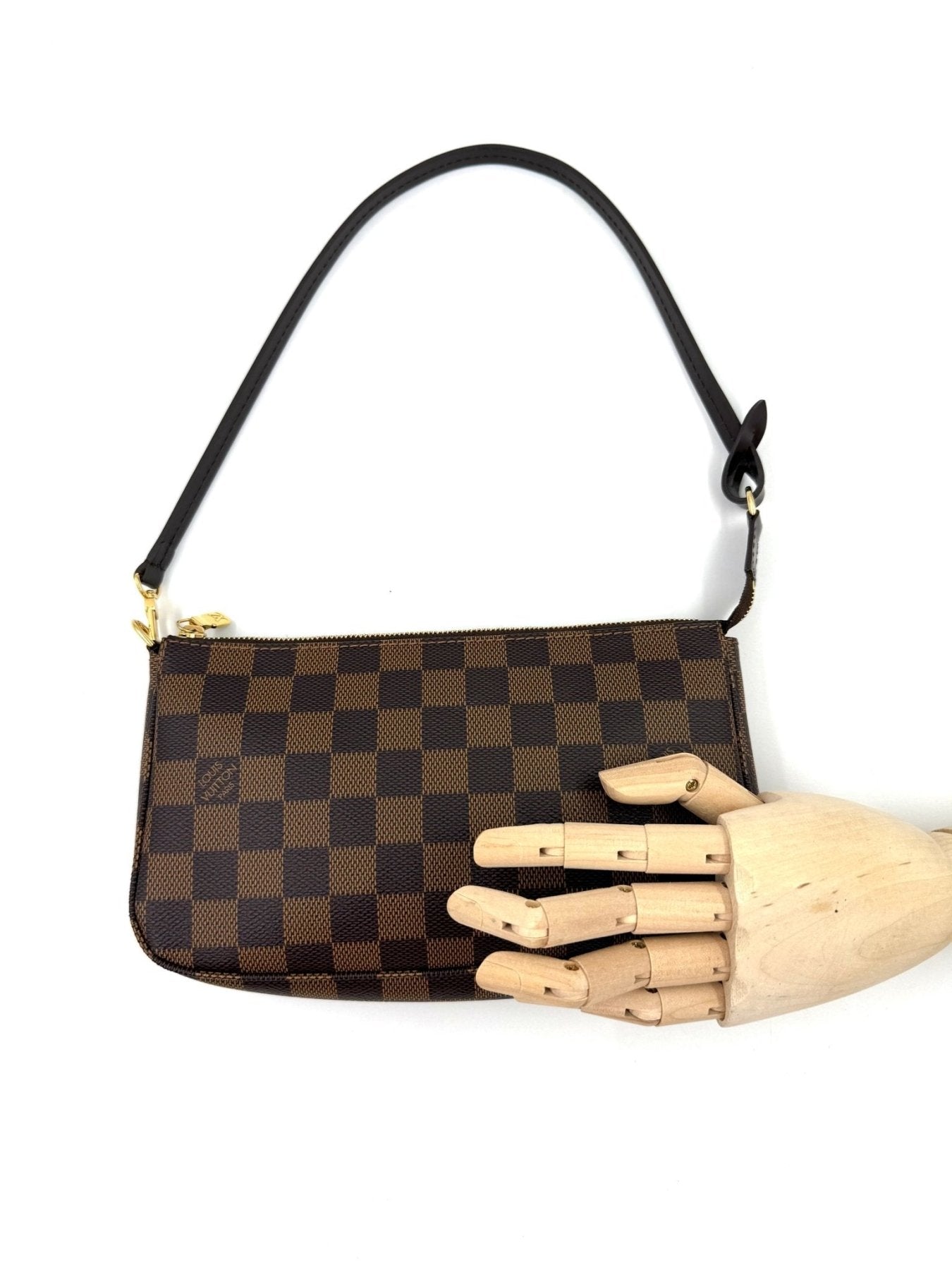 LOUIS VUITTON Pochette Accessoires NM Damier Ebene – Clutch Macarons