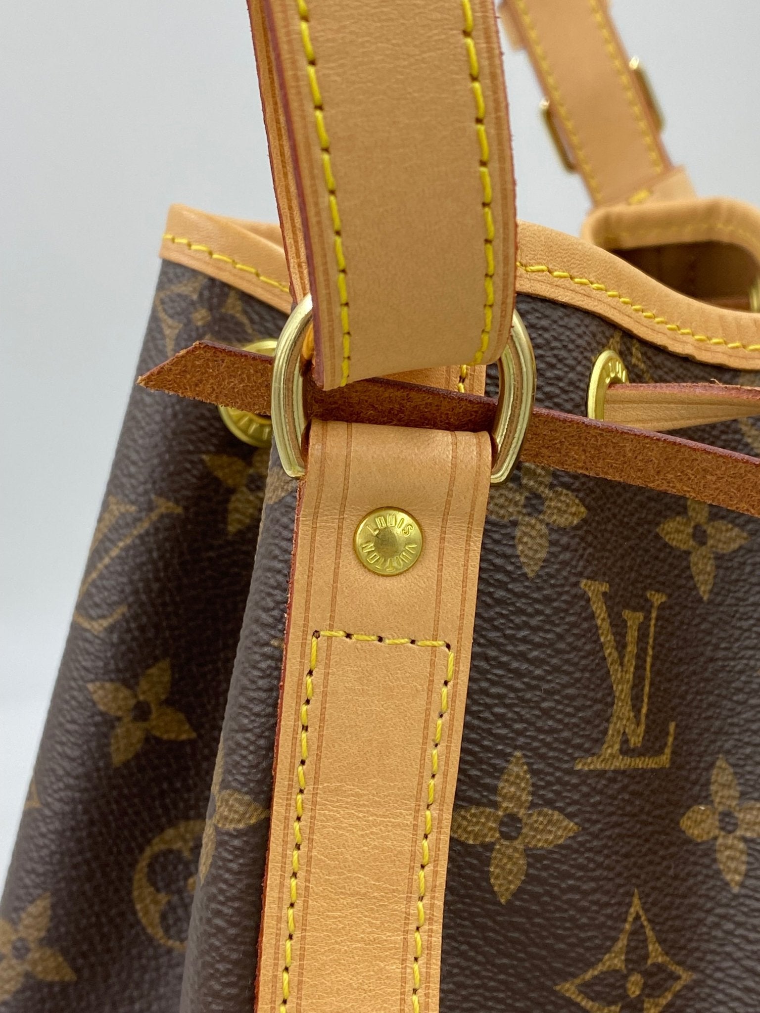 LOUIS VUITTON Noe petit Monogram Canvas - Clutch & Macarons - Chip - Clutch & Macarons - 