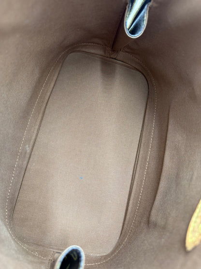 LOUIS VUITTON Alma PM Monogram Canvas Innenansicht mit braunem Stofffutter und Reißverschlusstasche