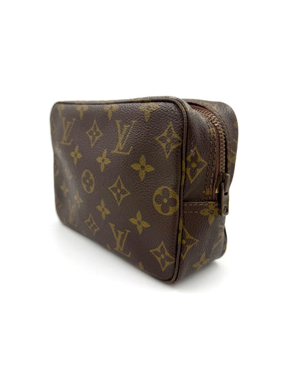 LOUIS VUITTON Trousse Toilette 18 Monogram Canvas edle Kosmetiktasche aus beschichtetem Canvas mit Reißverschluss