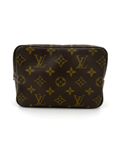 LOUIS VUITTON Trousse Toilette 18 Monogram Canvas Kosmetiktasche aus beschichtetem Canvas mit Reißverschluss elegant