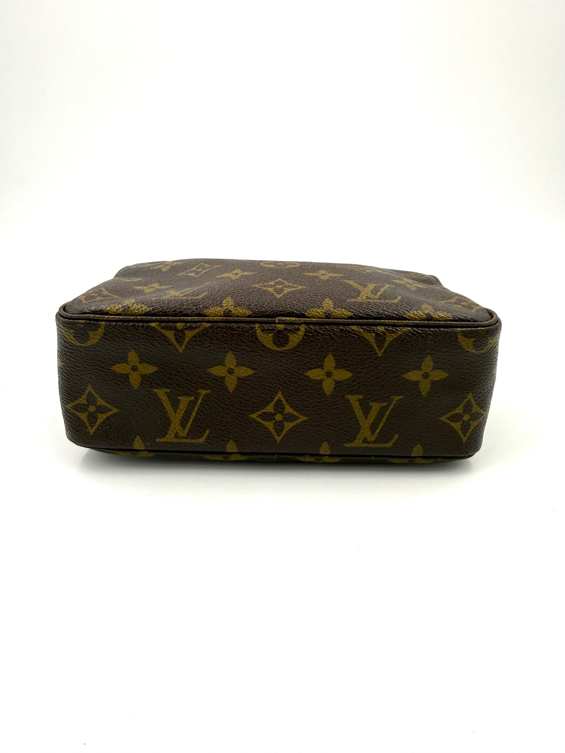 LOUIS VUITTON Trousse Toilette 18 Monogram Canvas Kosmetiktasche aus beschichtetem Canvas mit klassischem Monogramm-Muster