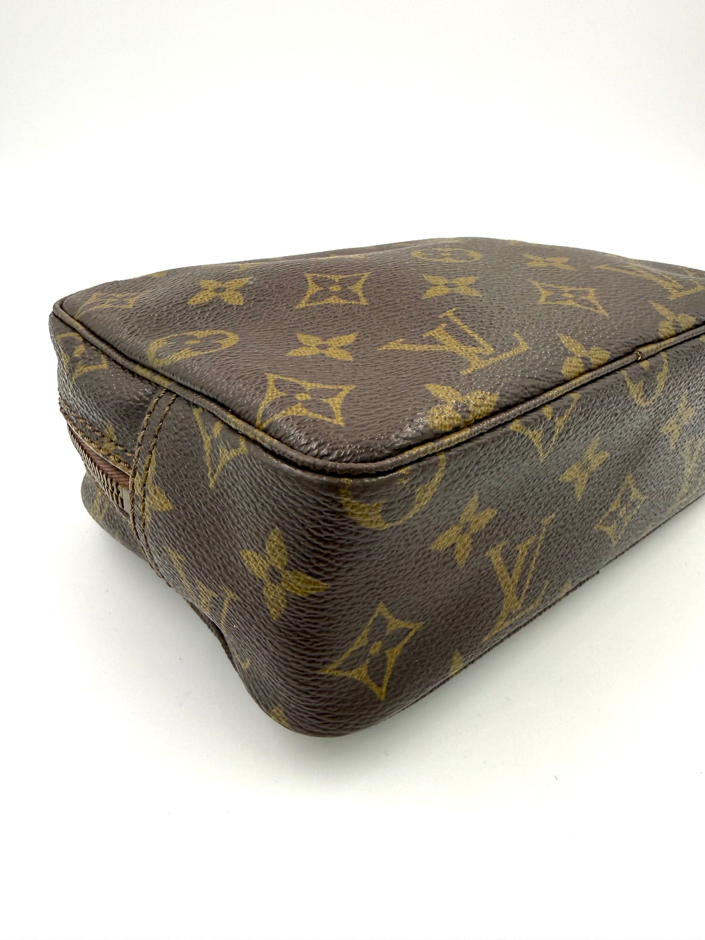 LOUIS VUITTON Trousse Toilette 18 Monogram Canvas