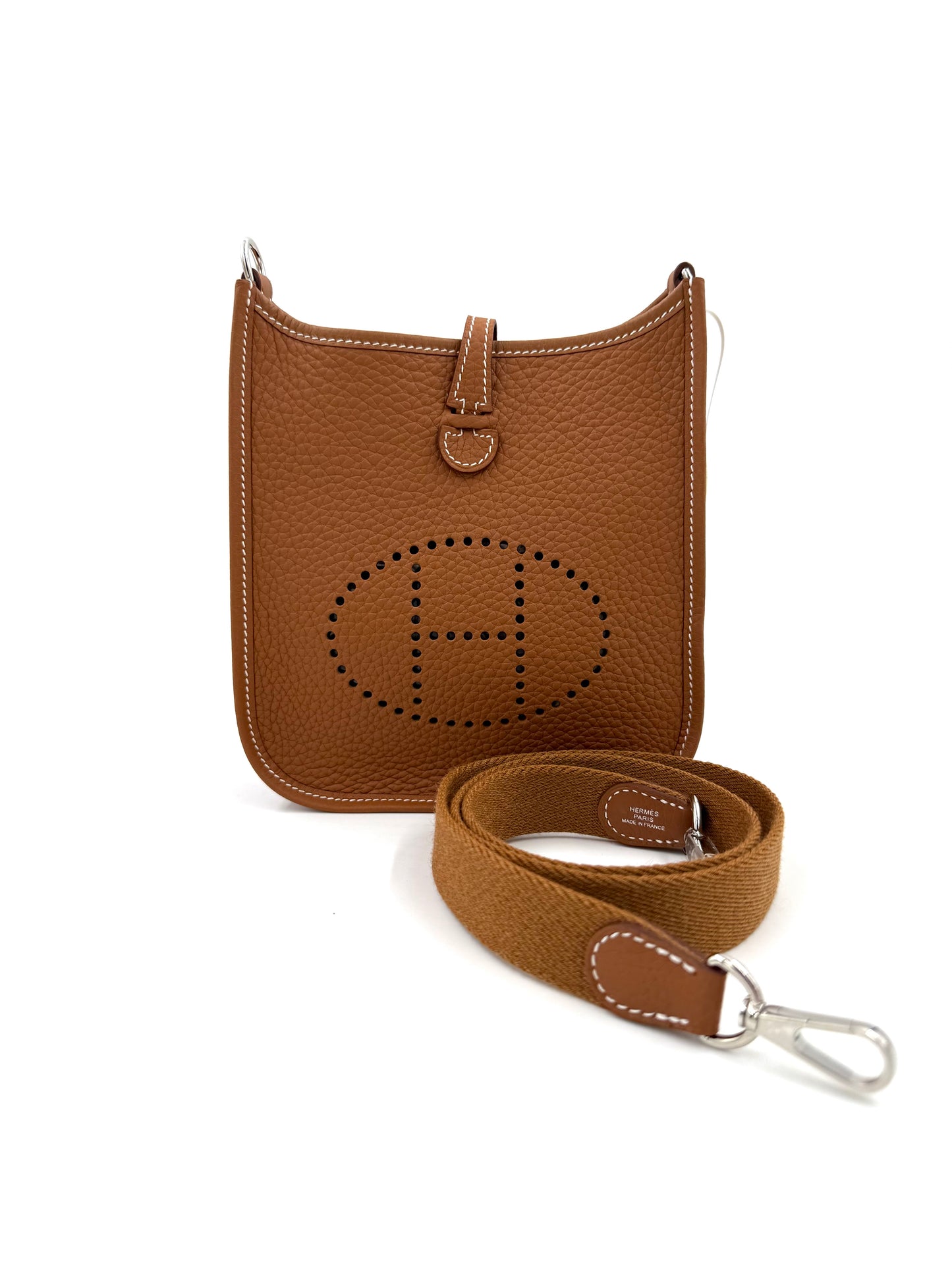 HERMÈS Evelyne 16 gold PHW aus braunem genarbtem Leder mit abnehmbarem Schulterriemen, elegante Secondhand Designerhandtasche.