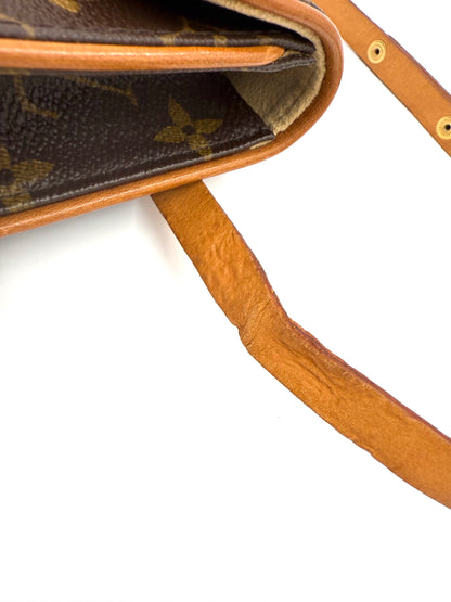LOUIS VUITTON Pochette Florentine Monogram Canvas XS