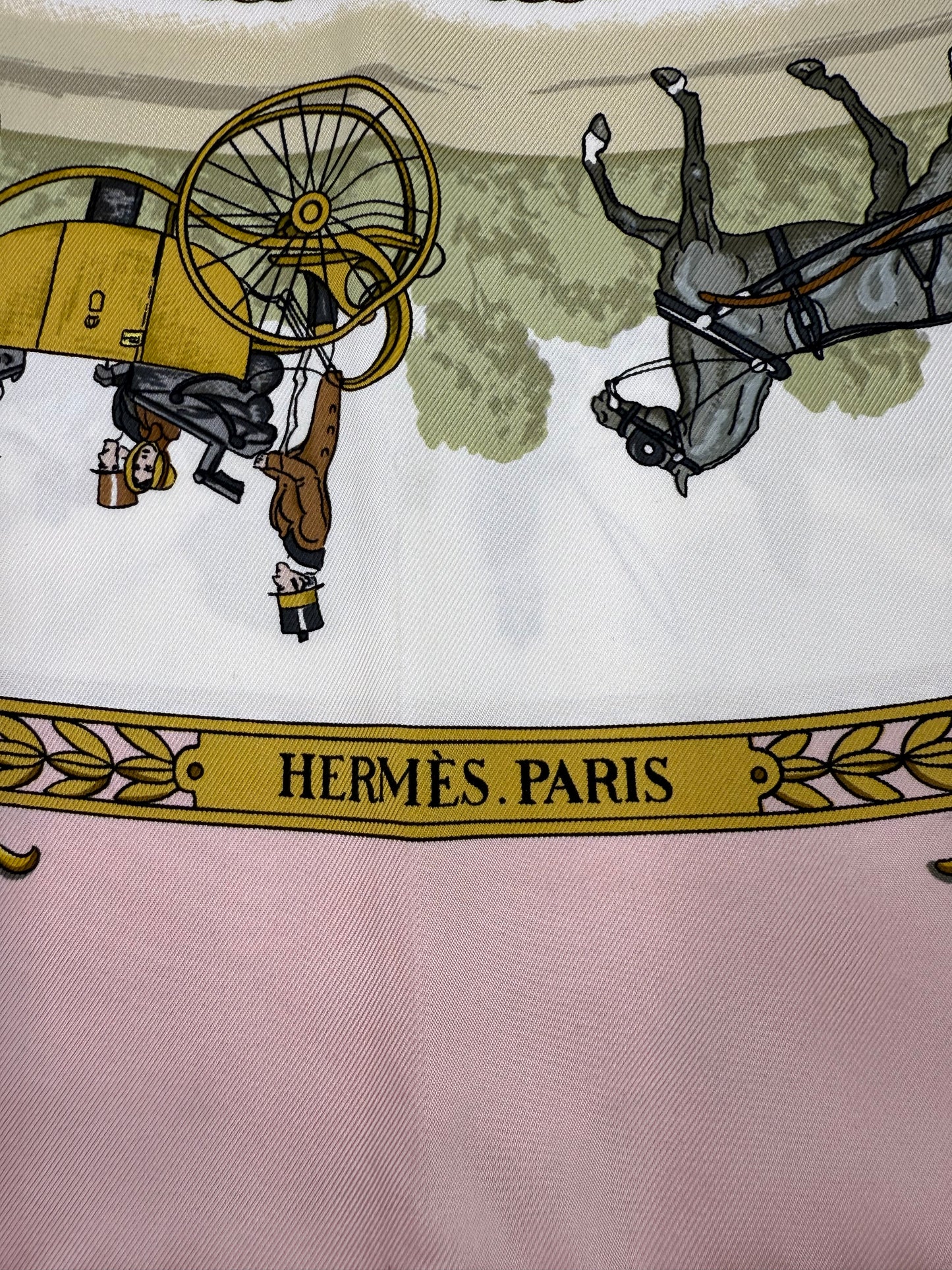 HERMÈS Carrè 90 „La Promenade de Longchamps“