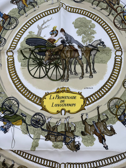 HERMÈS Carrè 90 „La Promenade de Longchamps“