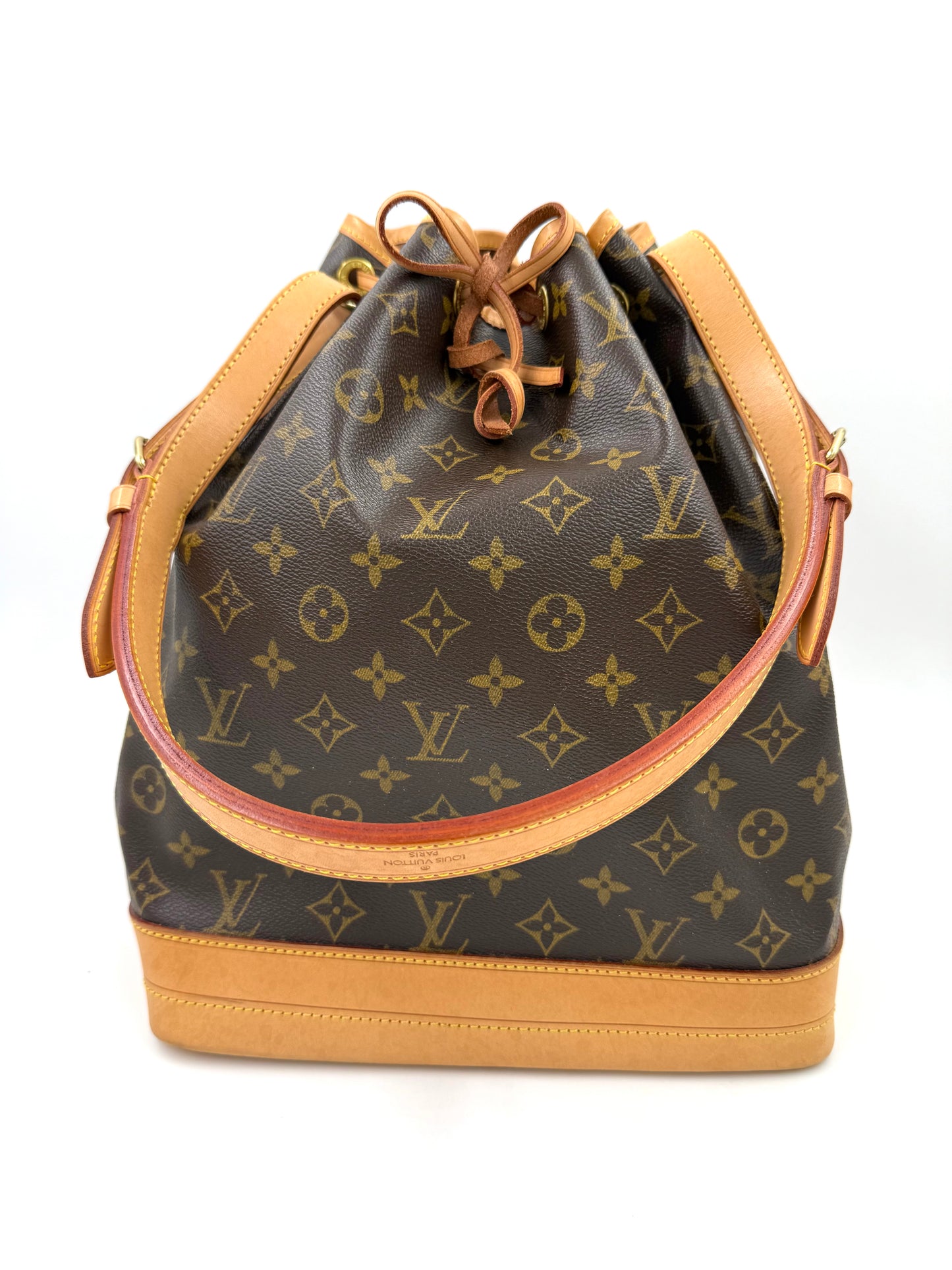 LOUIS VUITTON Noe grande Monogram Canvas