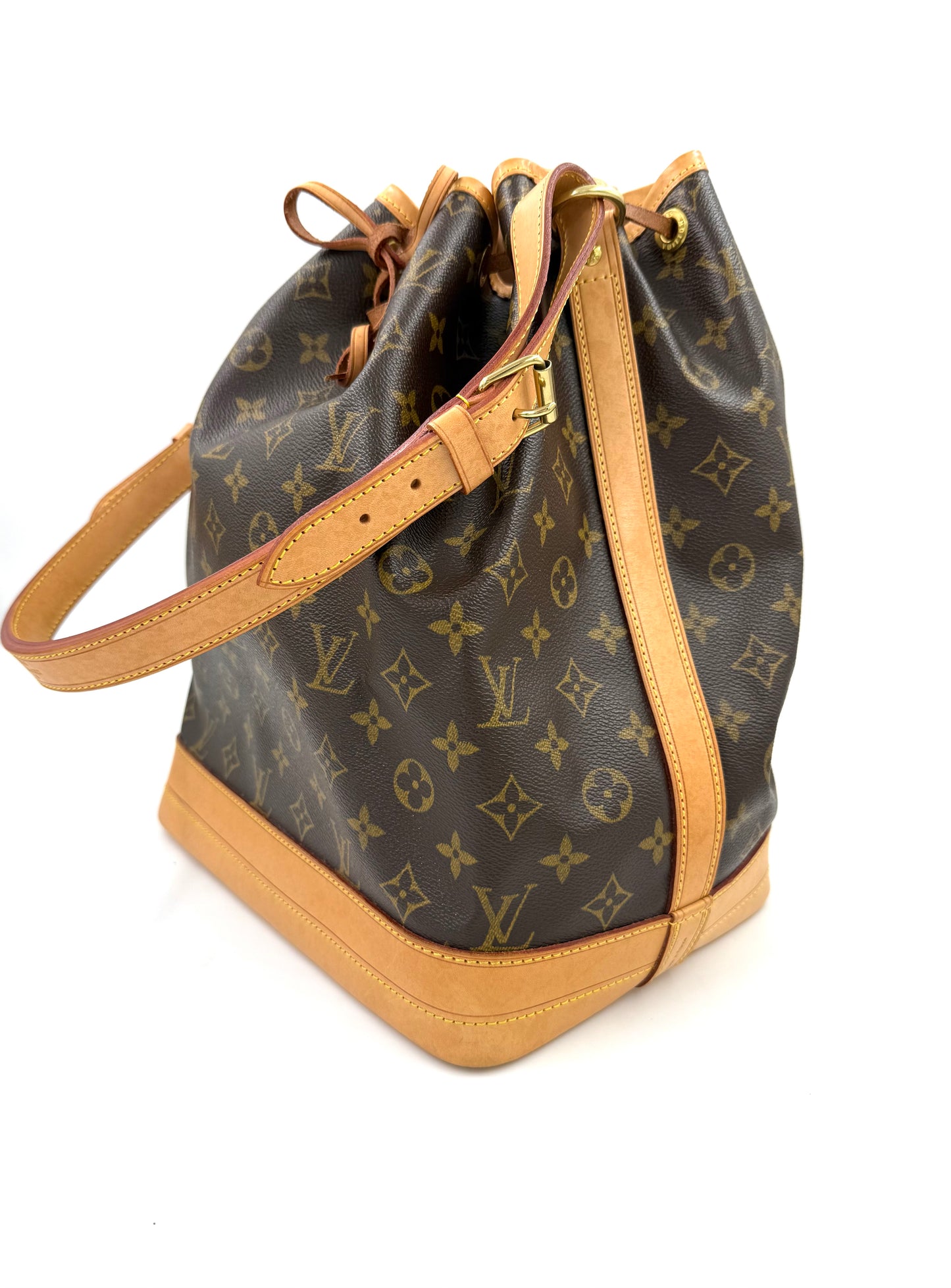 LOUIS VUITTON Noe grande Monogram Canvas