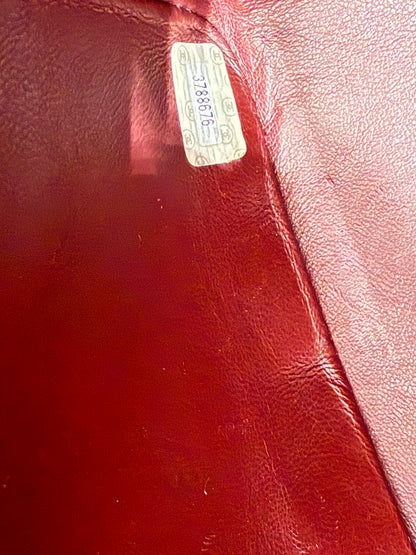 CHANEL Timeless Single Flap Maxi schwarz GHW rote Lederinnenausstattung mit Seriennummer Aufkleber