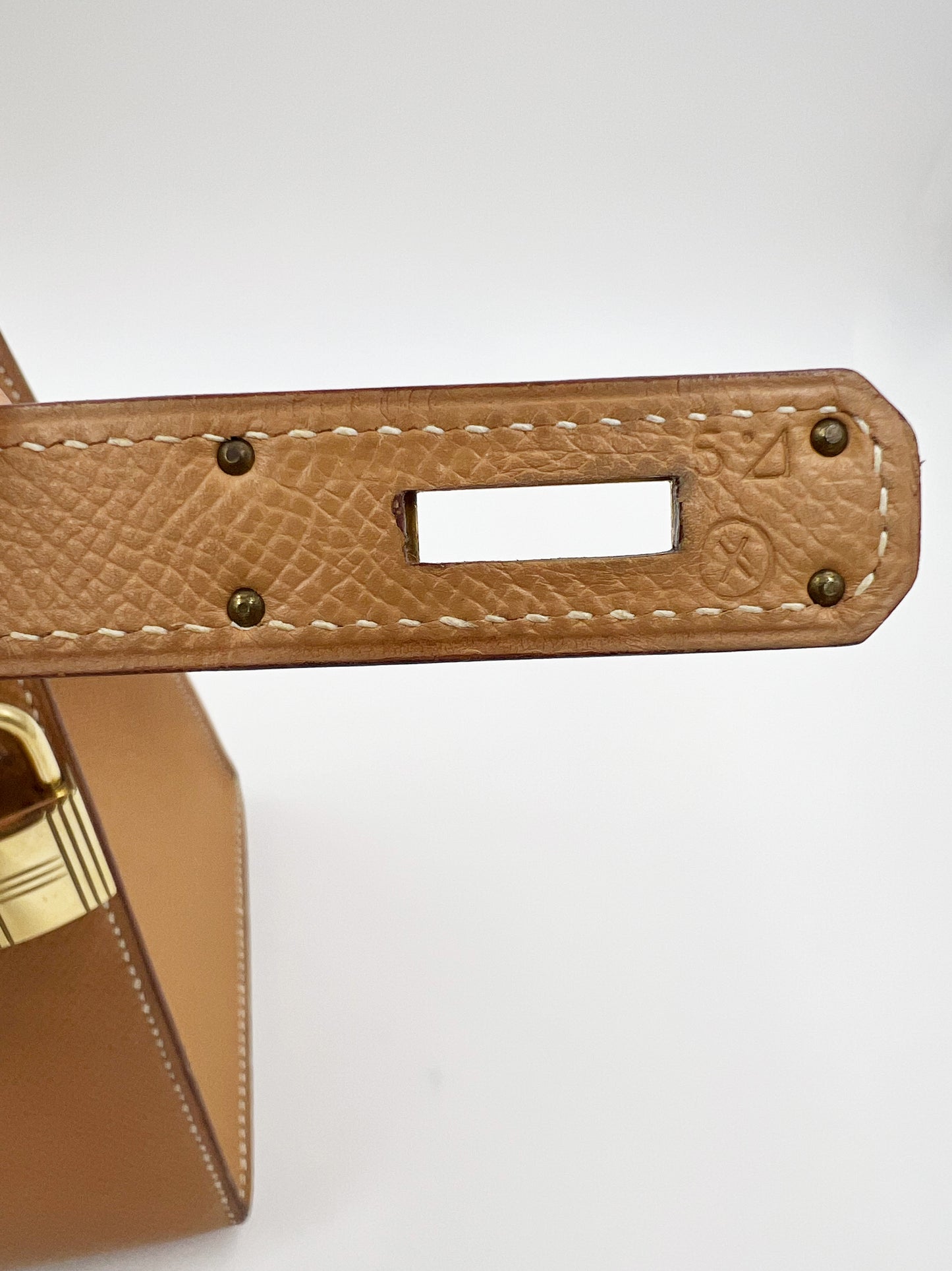 HERMÈS Kelly 28 Courchevel gold GHW