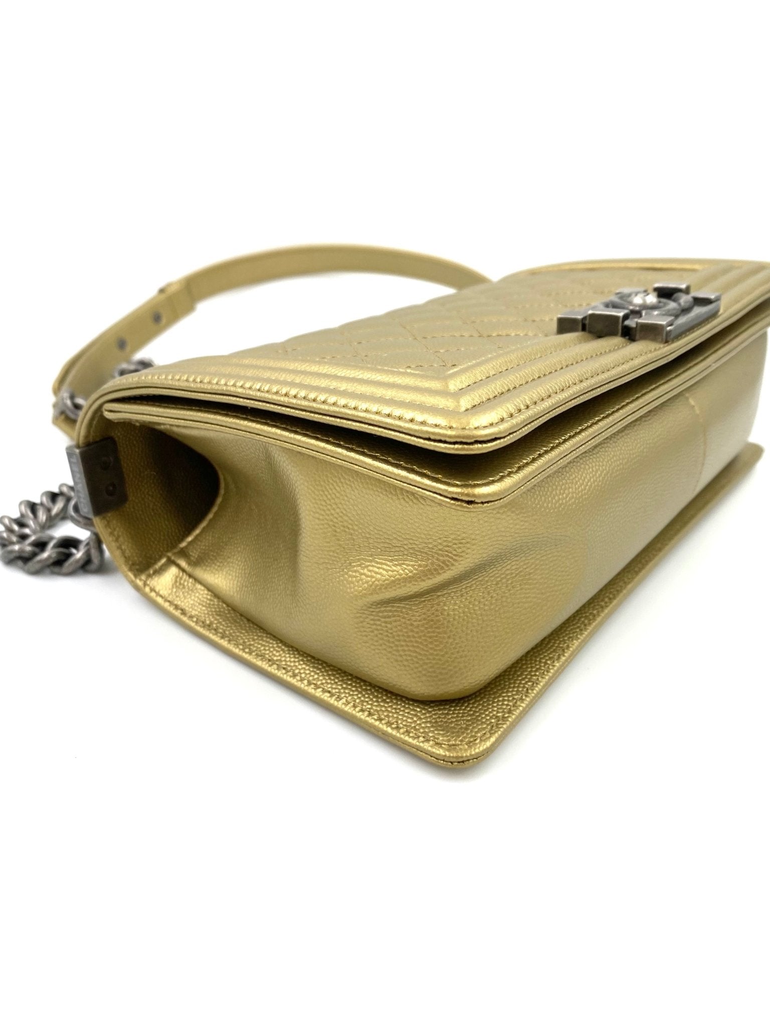 CHANEL Boy Bag medium Caviarleder gold - Clutch & Macarons - 24840870 - Clutch & Macarons - 