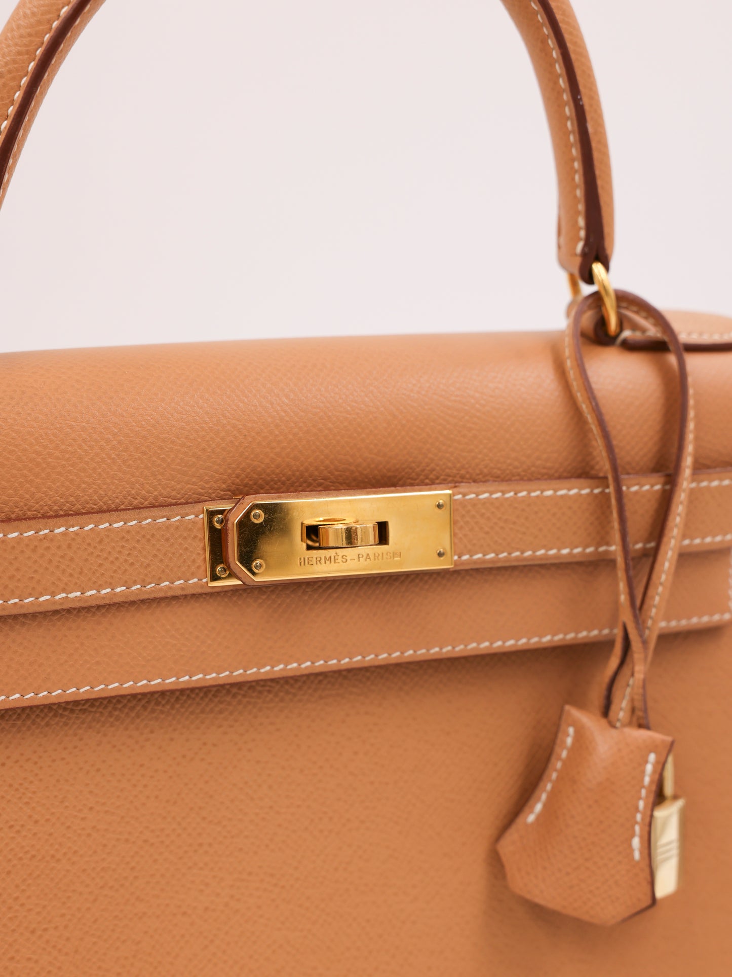 HERMÈS Kelly 28 Courchevel gold GHW