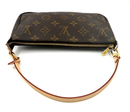 LOUIS VUITTON Pochette Accessoires Monogram Canvas - Clutch & Macarons - AR0051 - Clutch & Macarons - 