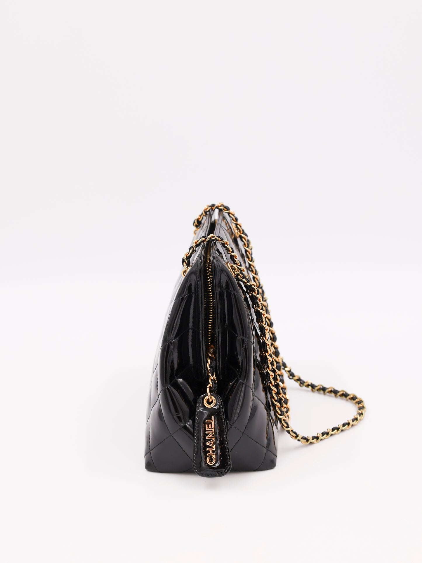 CHANEL Classic Shoulder Bag Lackleder schwarz GHW